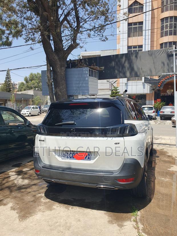 Peugeot 5008 2022 White