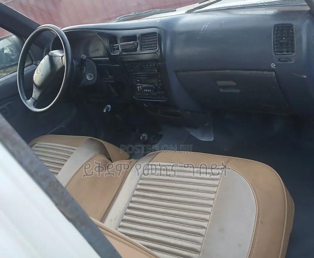 Toyota Hilux 2800 Raider D-Cab 2004 White
