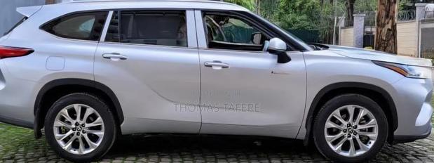 New Toyota Highlander Hybrid 2023 Gray