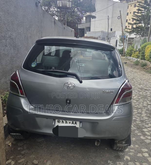 Toyota Yaris 2008 Gray