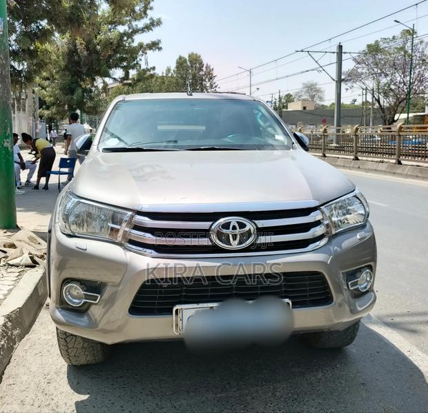 Toyota Hilux 2018 Gray