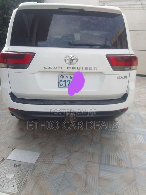 Toyota Land Cruiser 2022 White