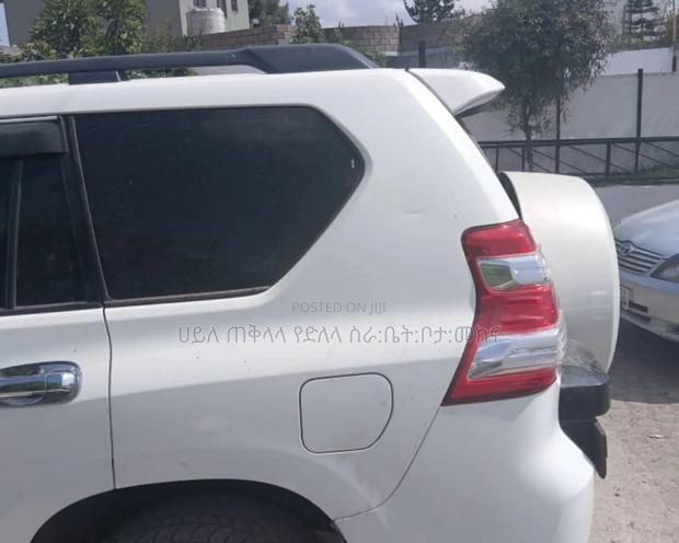 Toyota Land Cruiser Prado 2016 White