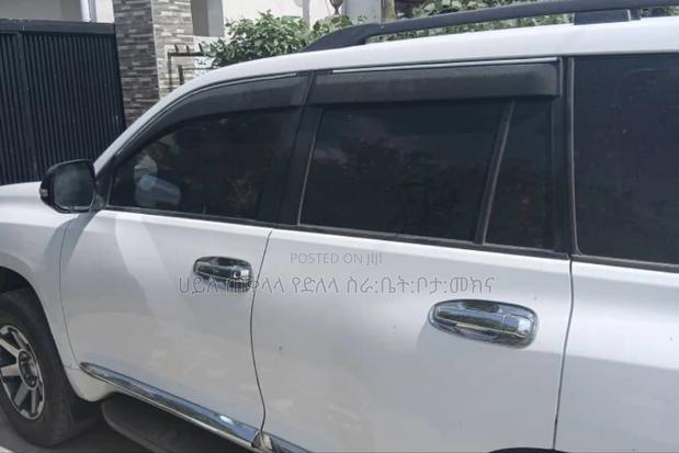 Toyota Land Cruiser Prado 2016 White