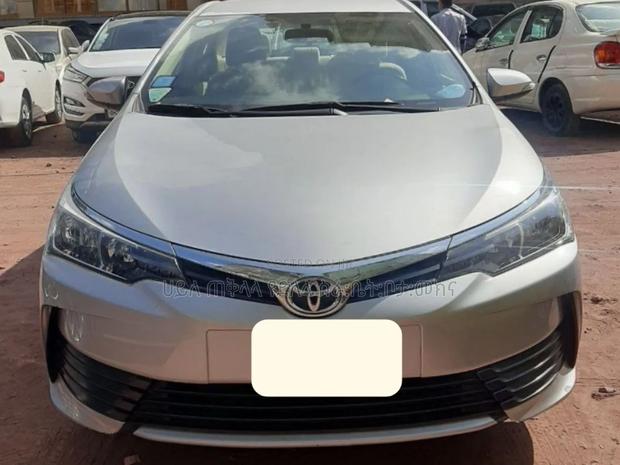 Toyota Corolla 2017 Silver