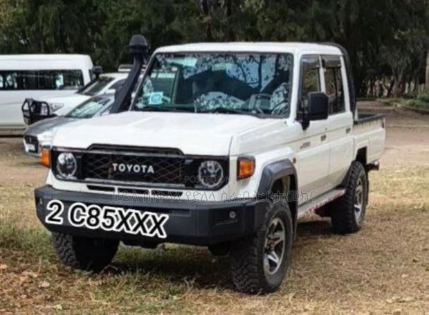 Toyota Land Cruiser 2018 Off white