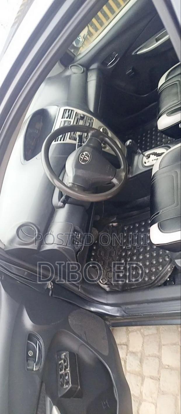 Toyota Yaris L Hatchback 5dr 2013 Black