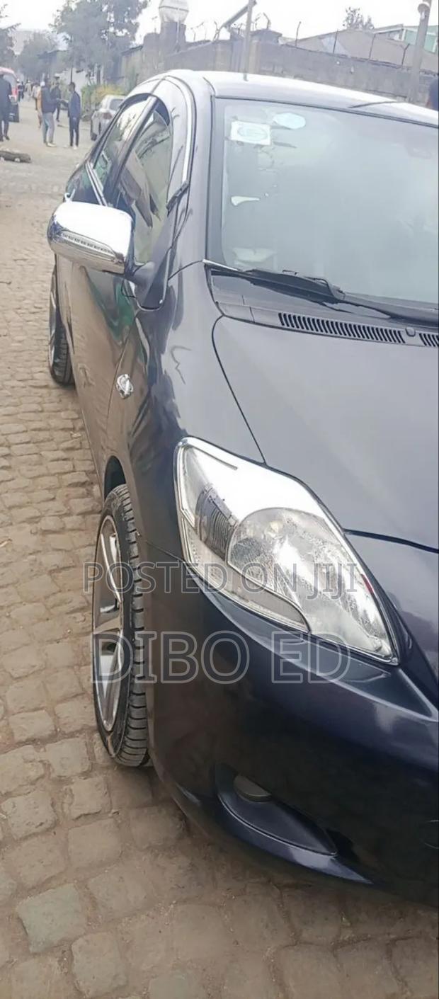 Toyota Yaris L Hatchback 5dr 2013 Black