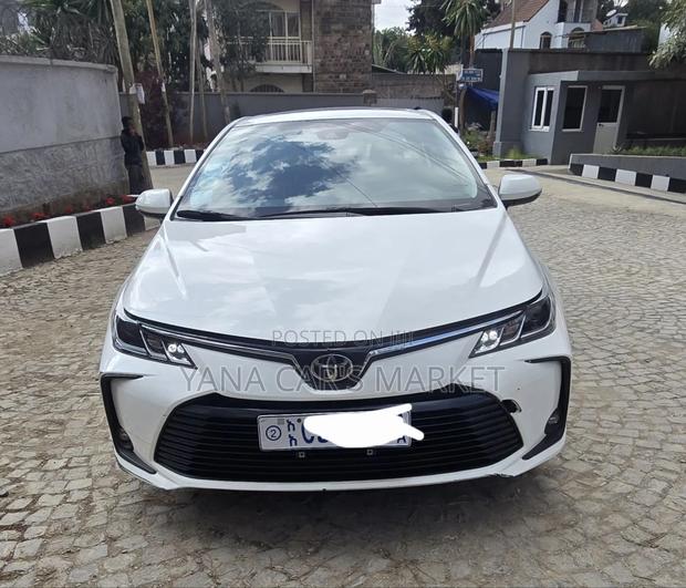 Toyota Corolla 2022 White