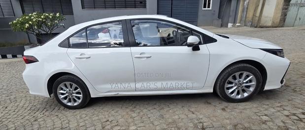 Toyota Corolla 2022 White