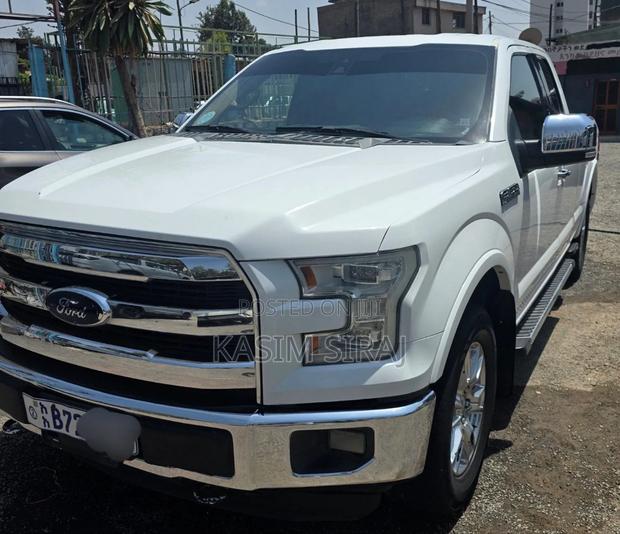 Ford F-150 Lariat 4x2 SuperCab Styleside 6.5 ft. box 145 in. WB 2020
