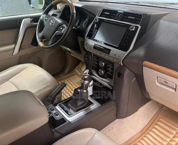 Toyota Land Cruiser Prado 2.8 2019 Brown