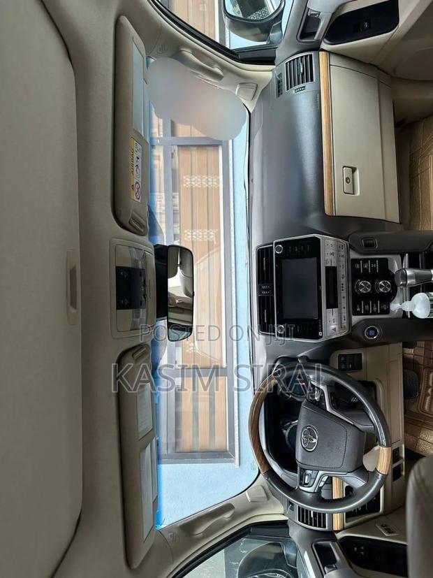 Toyota Land Cruiser Prado 2.8 2019 Brown