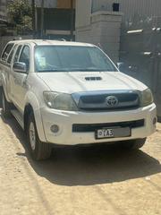 Toyota Hilux 2010 White for sale