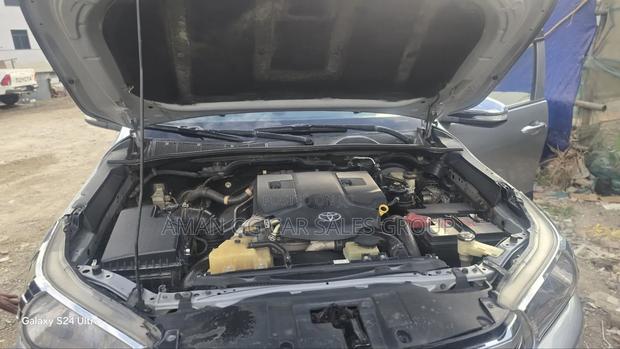 Toyota Hilux 2016 Silver