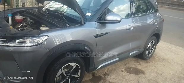 BYD Yuan Up 32 kWh FWD 2024 Gray