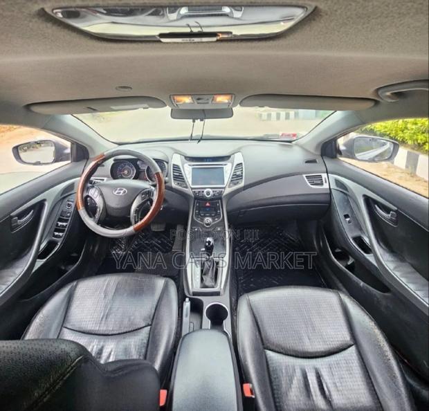 Hyundai Avante 2014 Blue