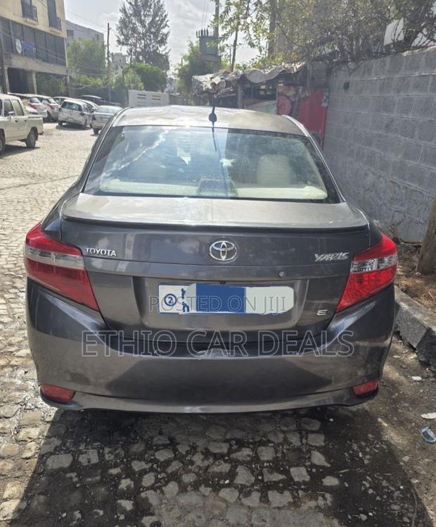 Toyota Yaris 2016 Black