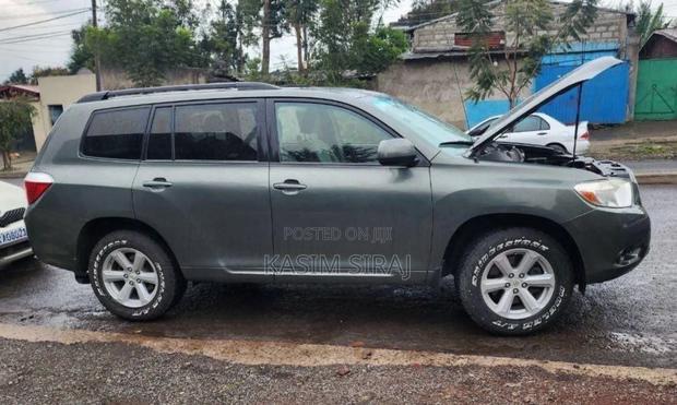 Toyota Highlander 4x4 2007 Gray