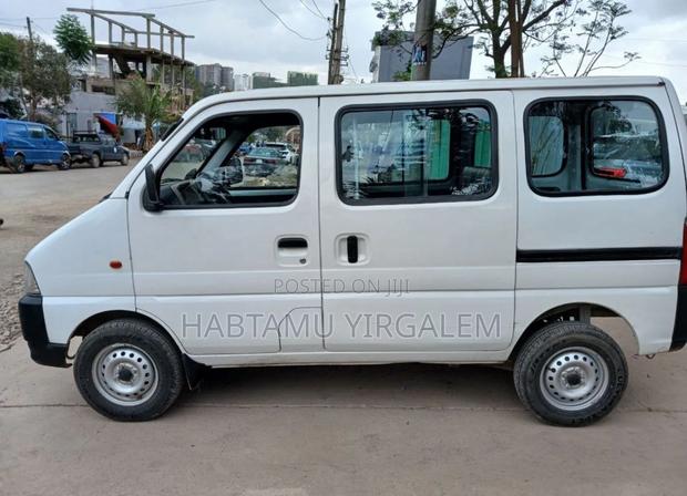 Suzuki Eeco 2025 Ivory