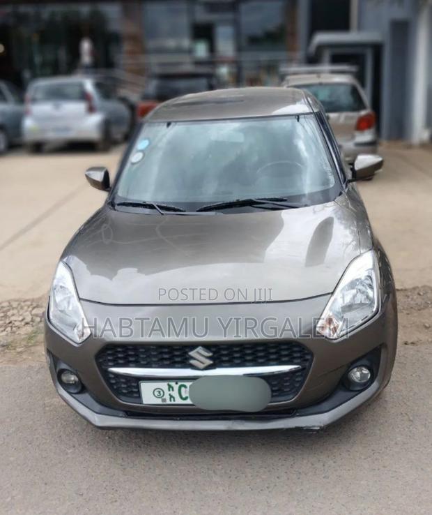 Suzuki Swift 2022 Gray