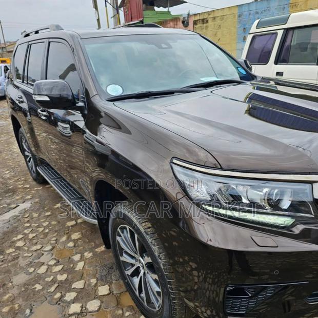 Toyota Land Cruiser 2022 Brown