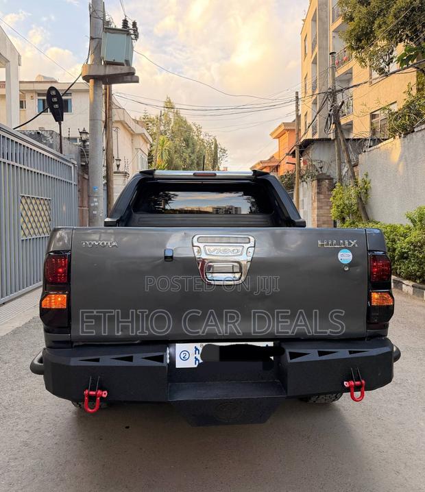 Toyota Hilux 2013 Black