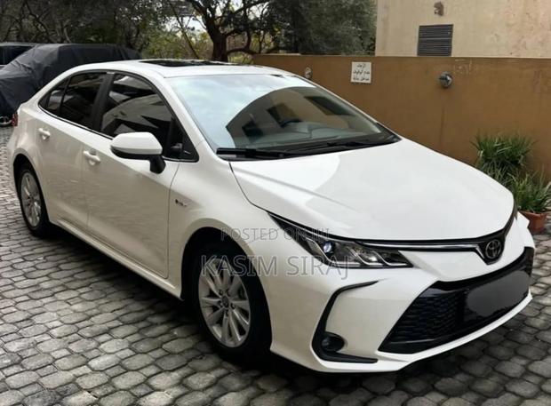 Toyota Corolla LE 2022 White