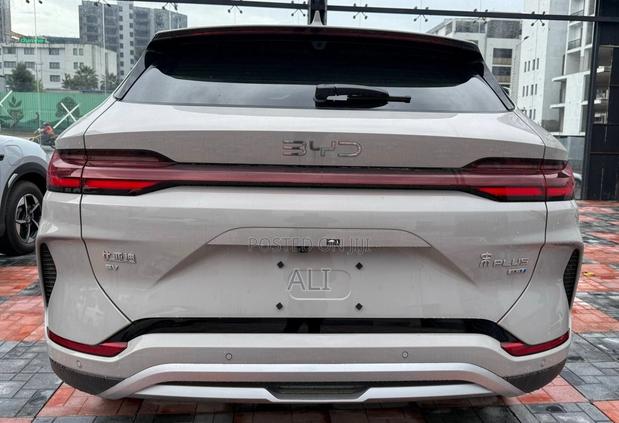 New BYD Song Plus 2025 Gold