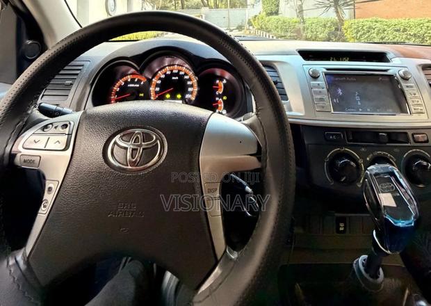 Toyota Hilux 2013 Matt Black
