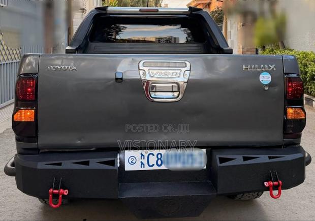 Toyota Hilux 2013 Matt Black