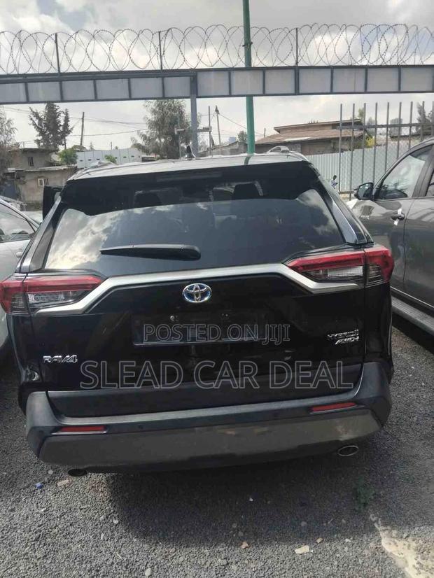 New Toyota RAV4 XLE 2022 Black