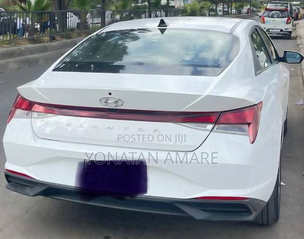 Hyundai Avante 2022 White