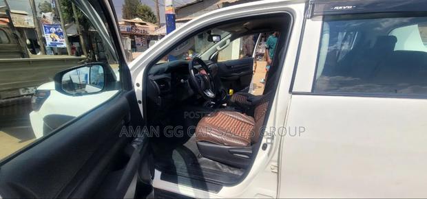 Toyota Hilux 2020 White