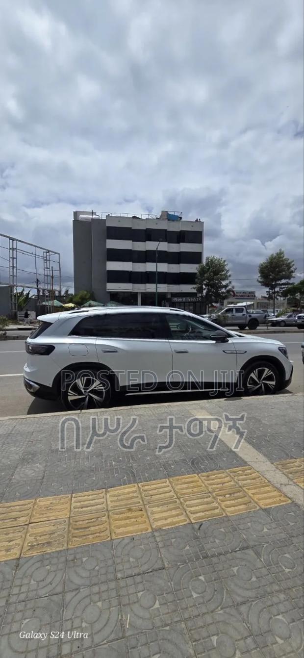 Volkswagen ID.6 2024 White