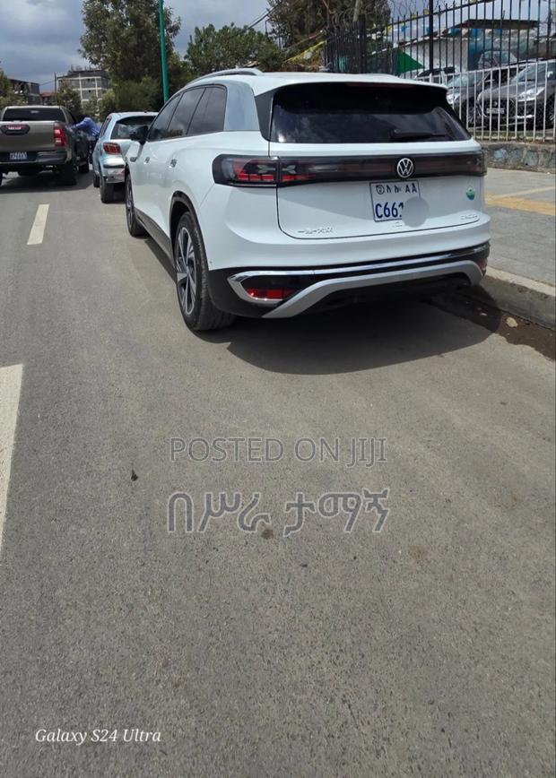 Volkswagen ID.6 2024 White
