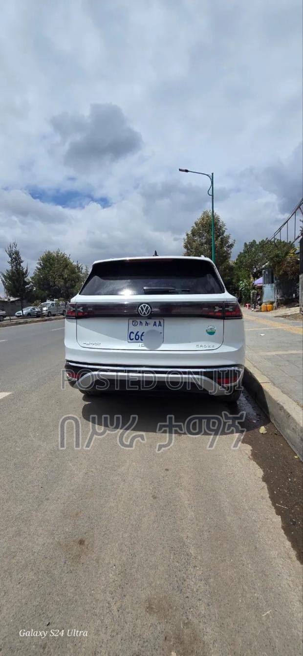 Volkswagen ID.6 2024 White
