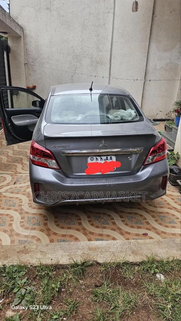 Mitsubishi Attrage 2022 Gray