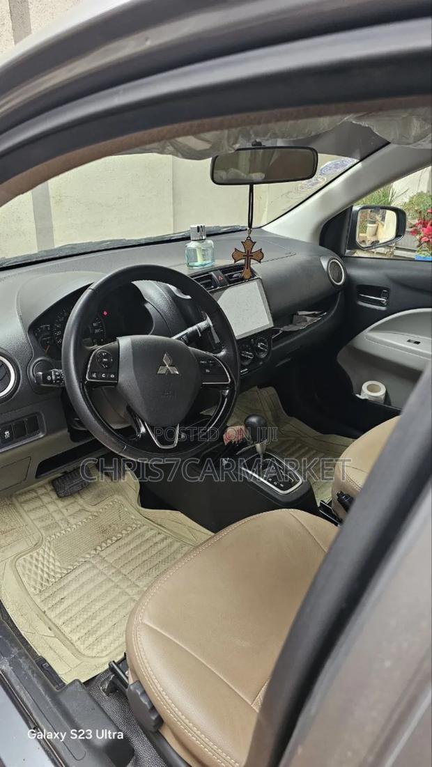 Mitsubishi Attrage 2022 Gray