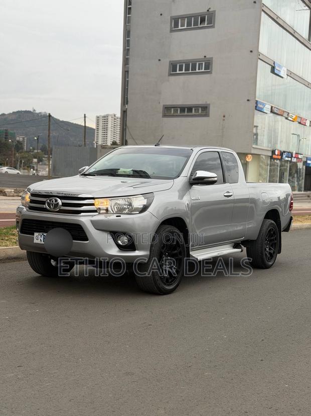 Toyota Hilux 2017 Silver