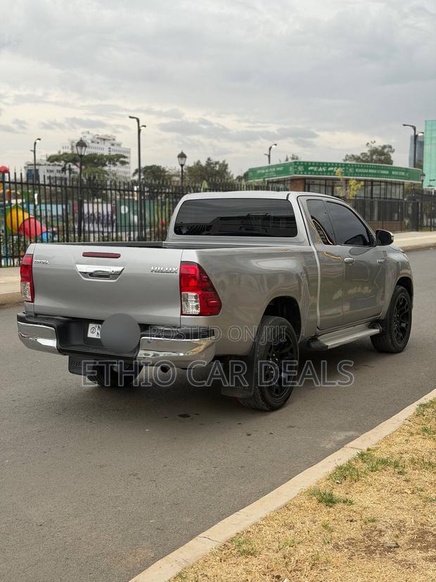 Toyota Hilux 2017 Silver
