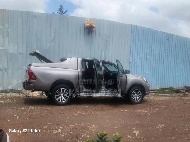 Toyota Hilux Revo Double Cab Deisel 2.4 AWD 2019 Gray