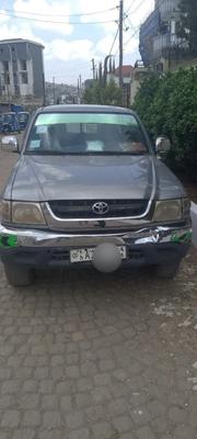 Toyota Hilux 2004 Gray for sale
