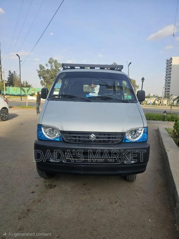 Suzuki Eeco 2024 Silver