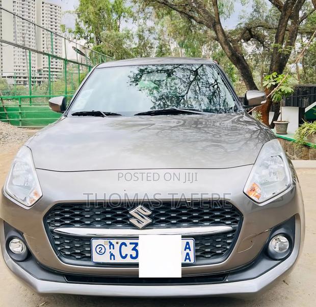 Suzuki Swift 2022 Gray