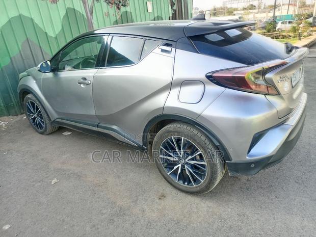 Toyota C-HR 2017 Silver