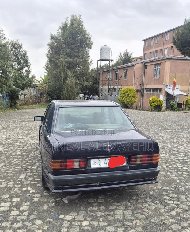 Mercedes-Benz 190 E 2.3 1985 Blue