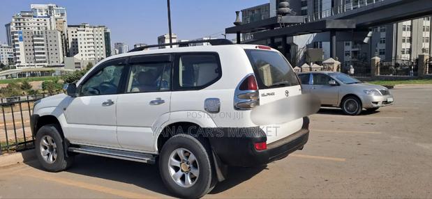 Toyota Land Cruiser Prado 2005 White