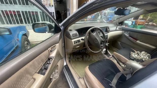 Toyota Corolla 2004 Gold
