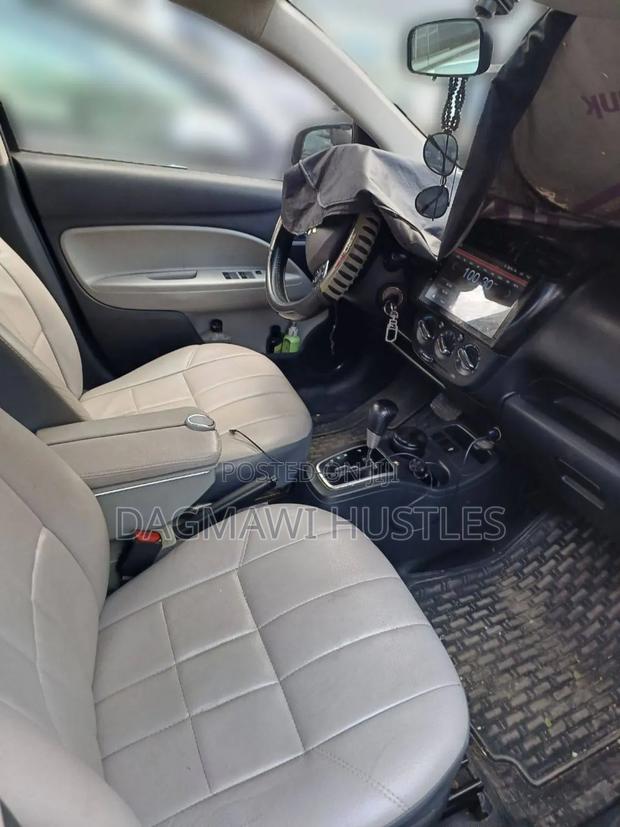 Mitsubishi Attrage 2021 Silver